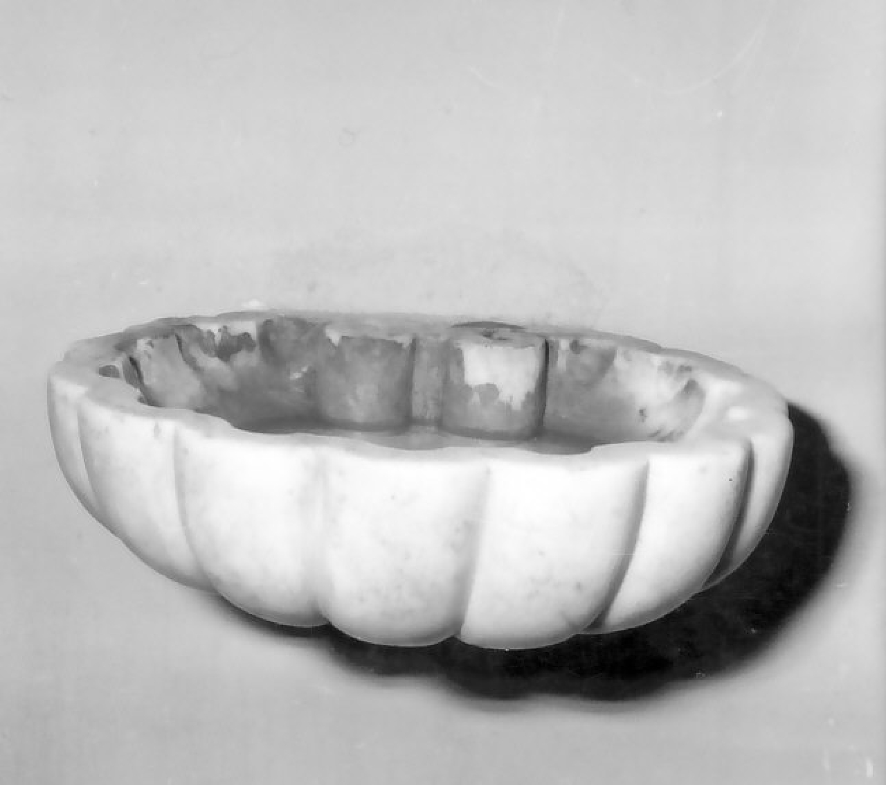 acquasantiera - a conchiglia, serie - bottega calabrese (sec. XVIII)