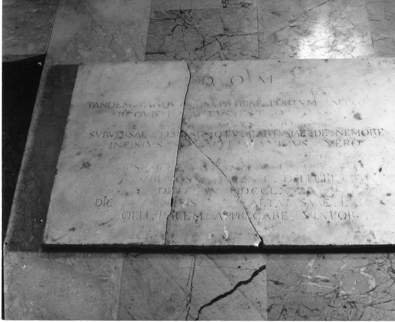 lapide tombale - bottega calabrese (sec. XVIII)