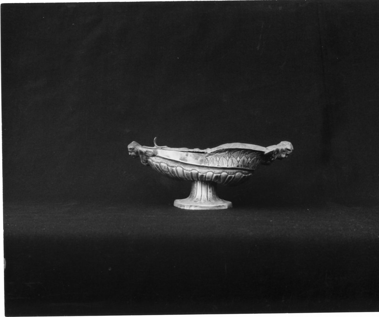 navicella portaincenso, opera isolata - bottega napoletana (sec. XIX)