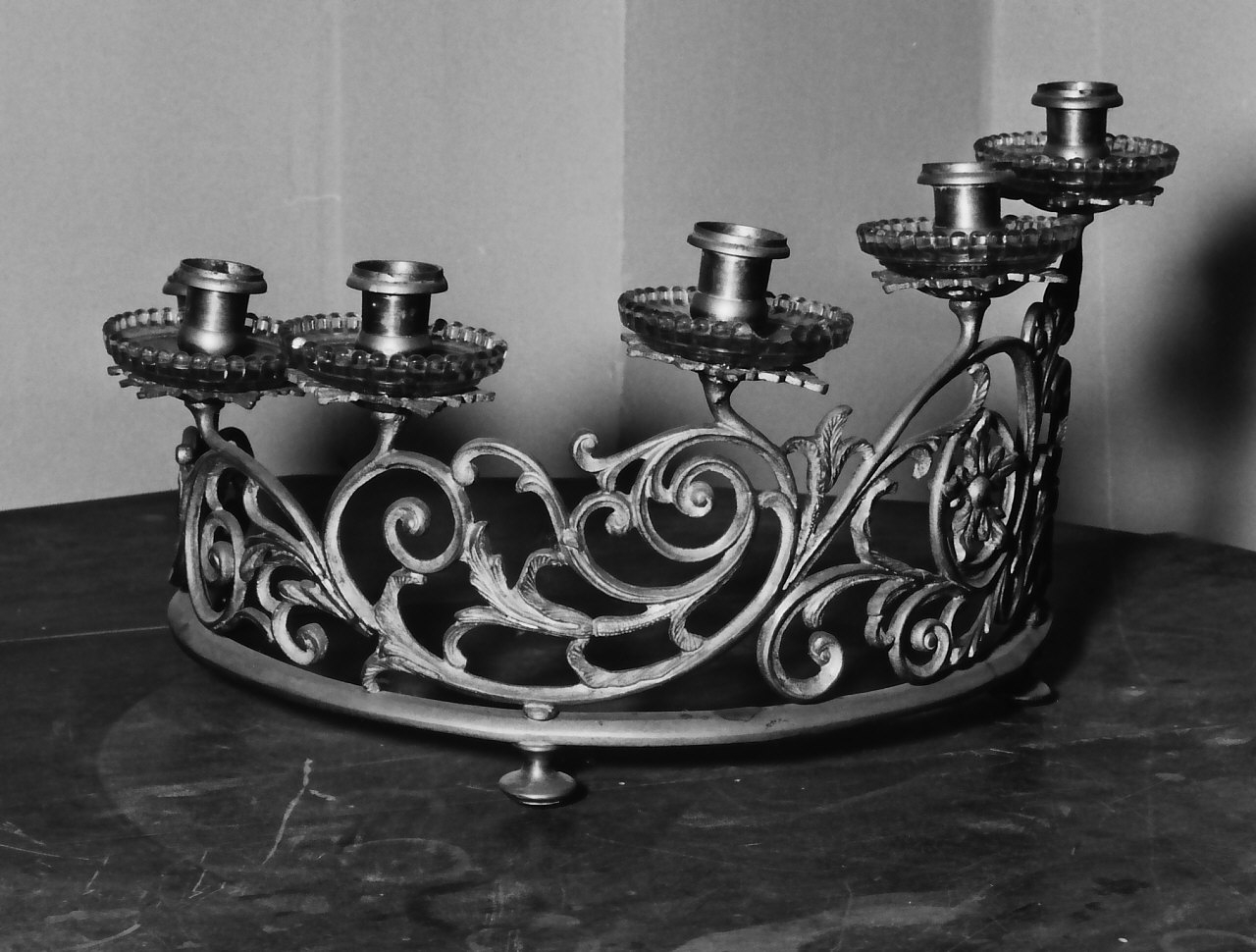 candelabro, serie - bottega Italia meridionale (prima metà sec. XX)