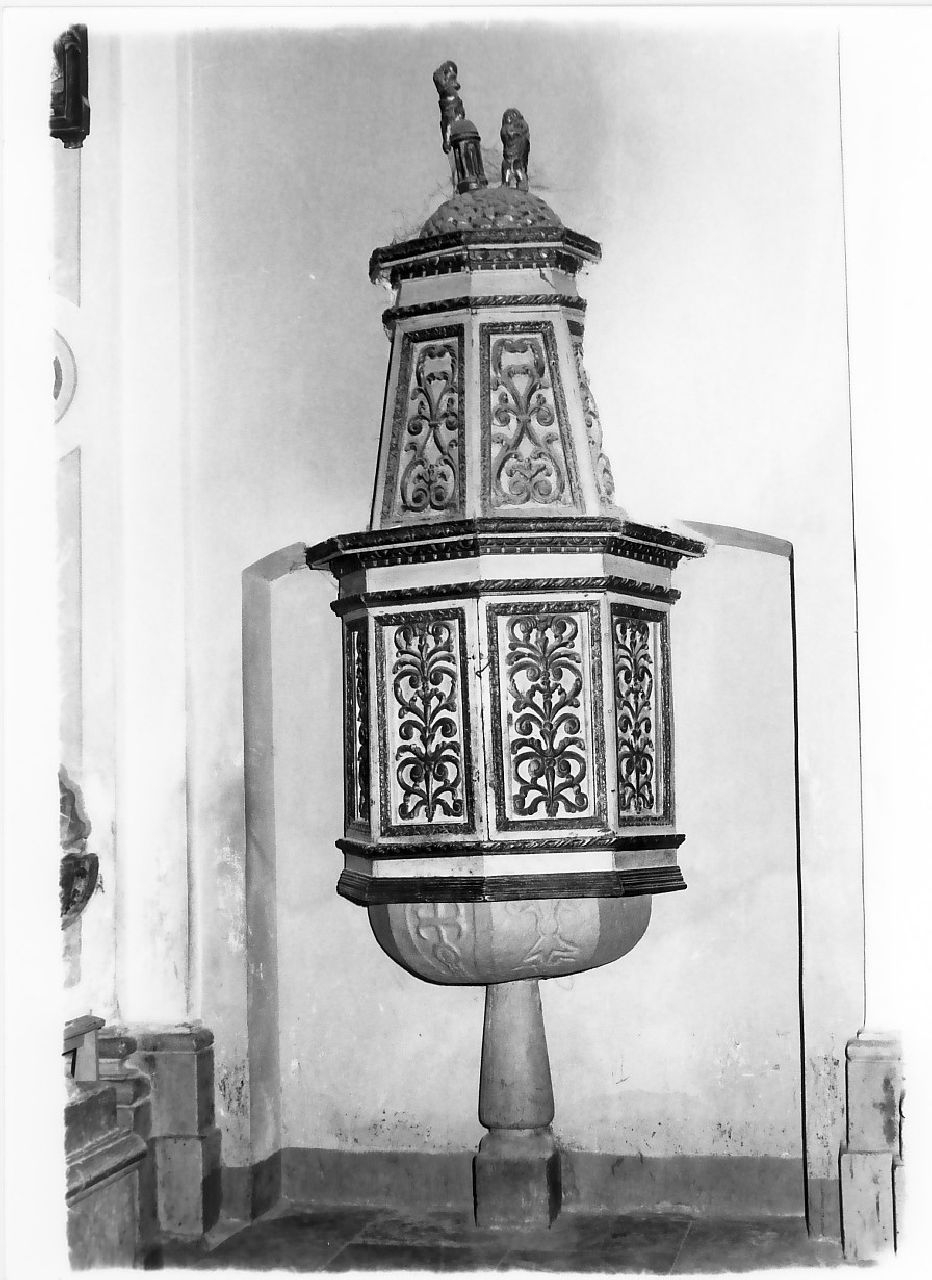 conca del fonte battesimale, elemento d'insieme - bottega toscana (sec. XIII, sec. XIX)