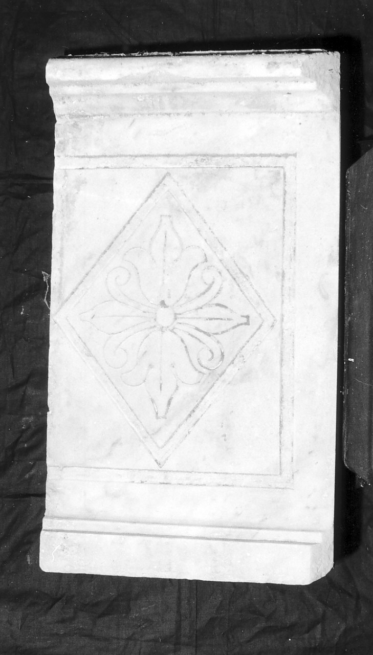 decorazione, frammento - bottega calabrese (sec. XVIII)