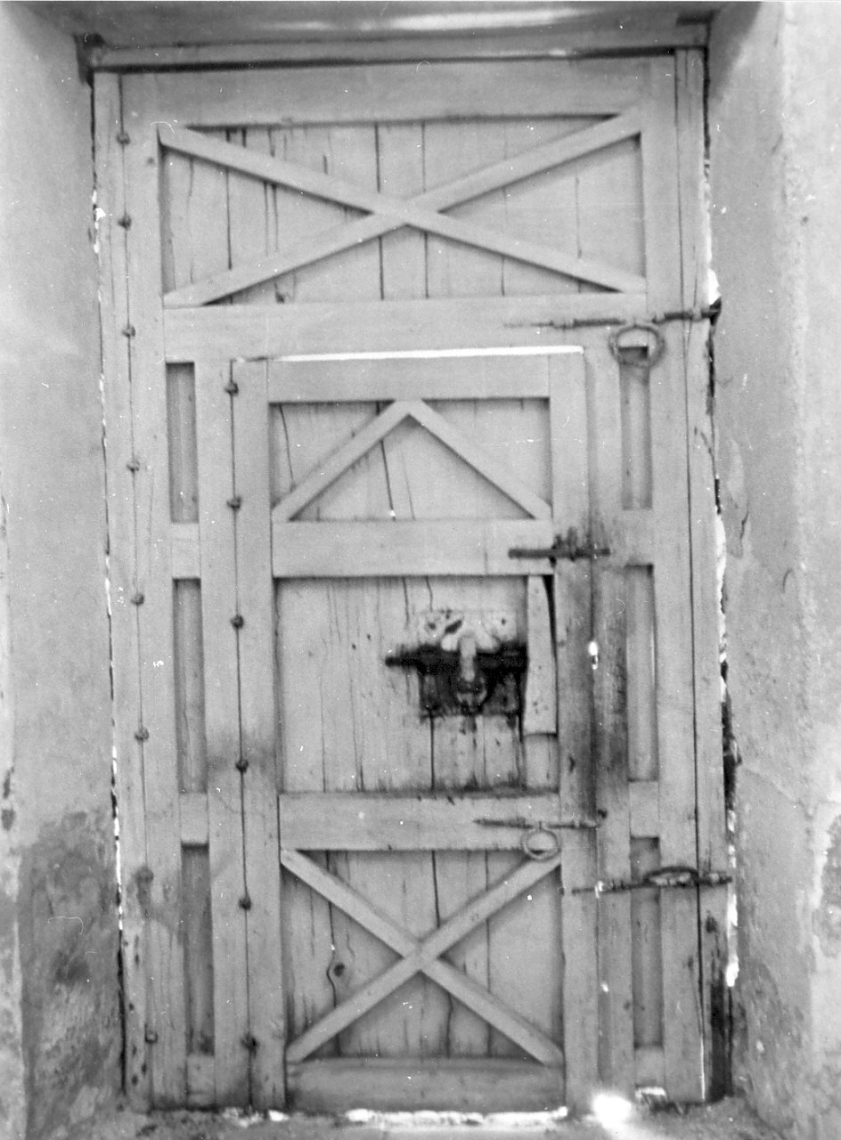 porta, opera isolata - bottega calabrese (sec. XVIII)