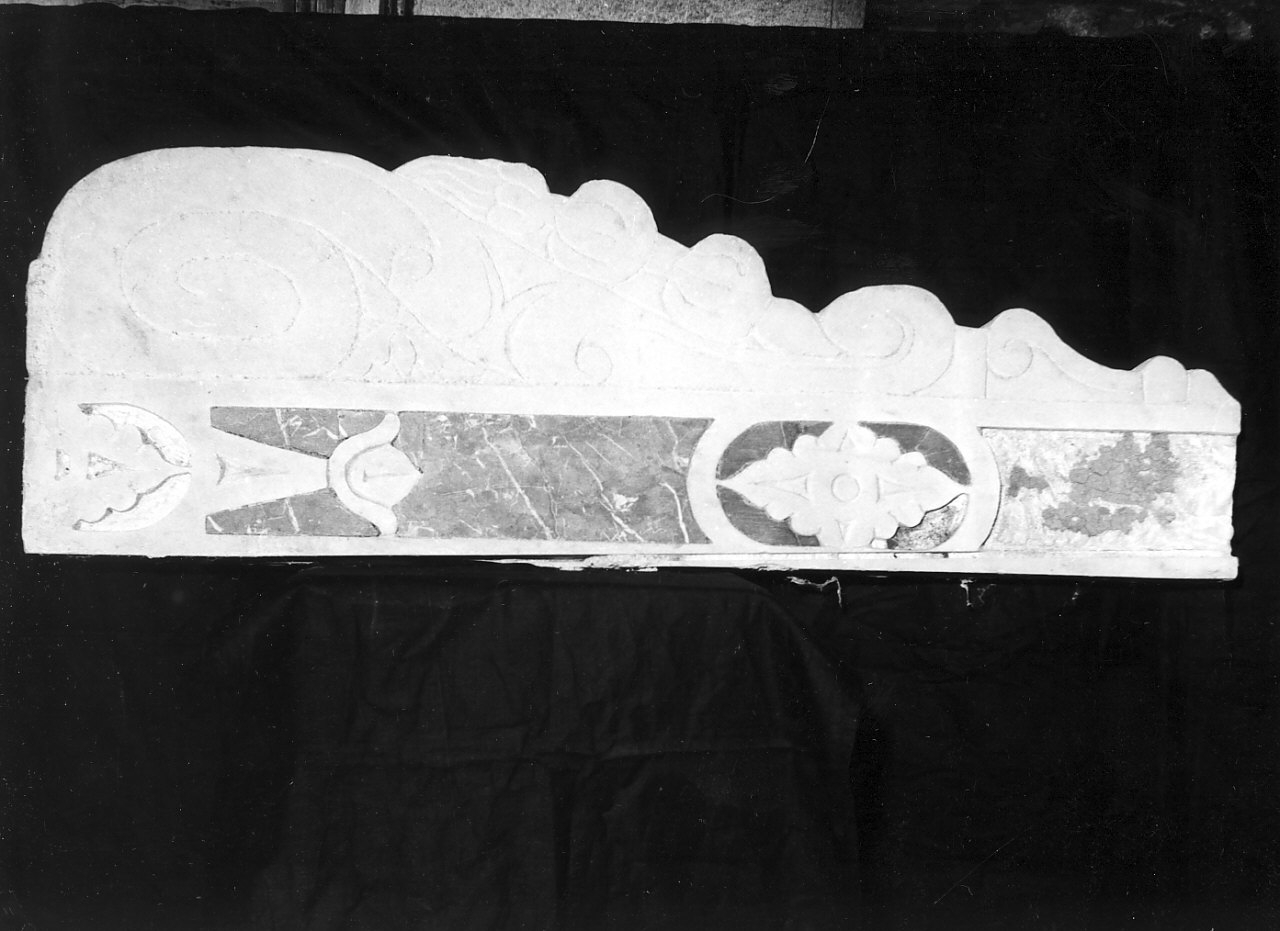 decorazione plastico-architettonica, frammento - bottega calabrese (sec. XVIII)