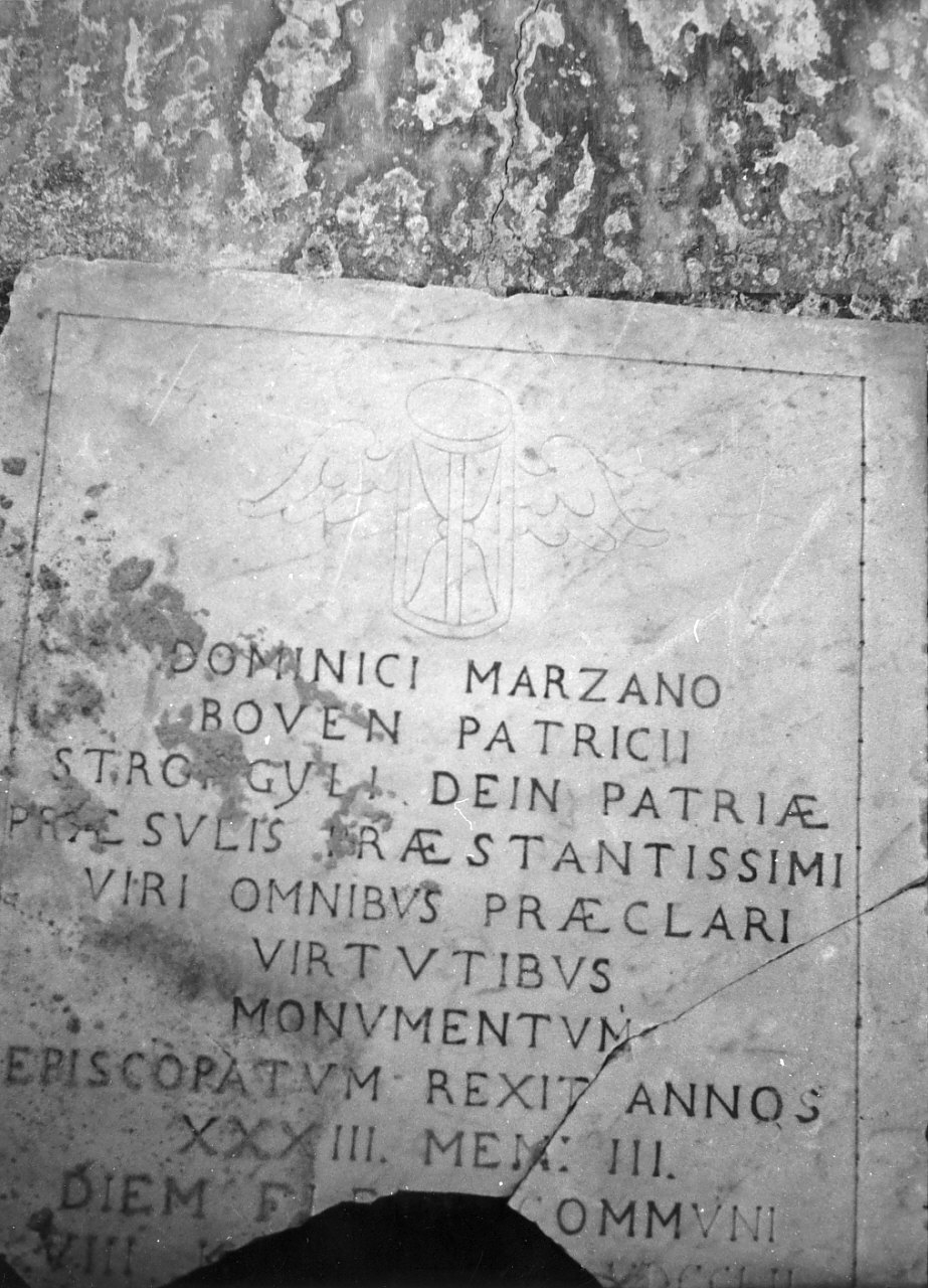 lastra tombale, frammento - bottega calabrese (sec. XVIII)