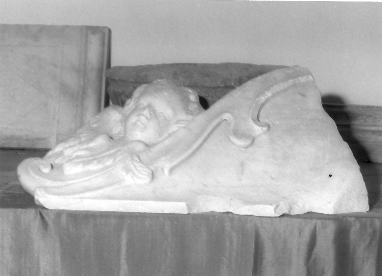 decorazione plastica, frammento - bottega calabrese (sec. XVIII)