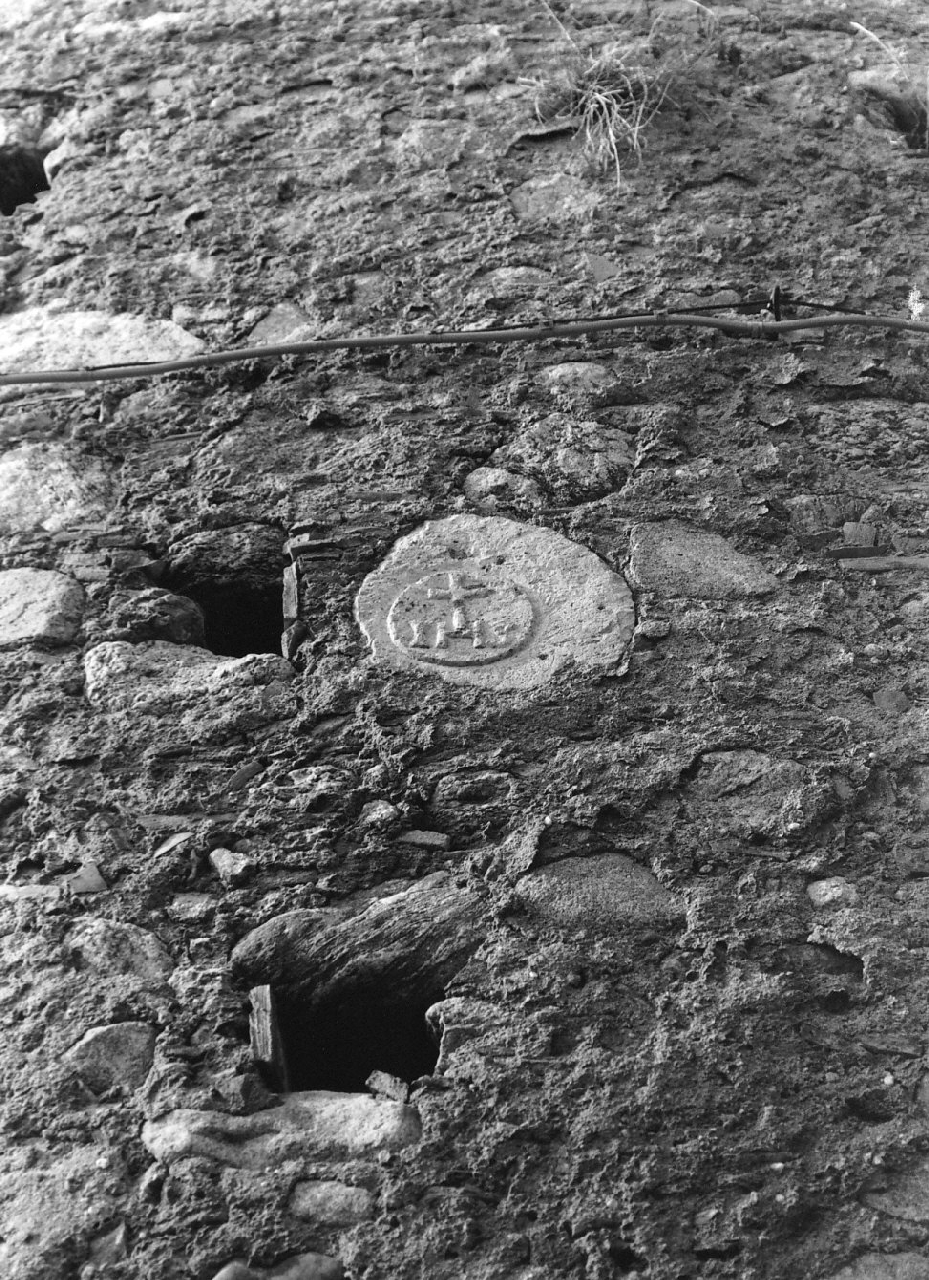 monogramma cristologico (decorazione) - bottega Italia meridionale (sec. XVI)