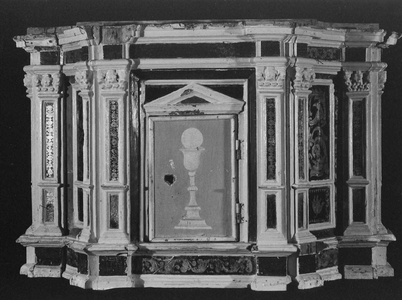 tabernacolo - a frontale architettonico - bottega Italia meridionale (sec. XVIII, sec. XIX)