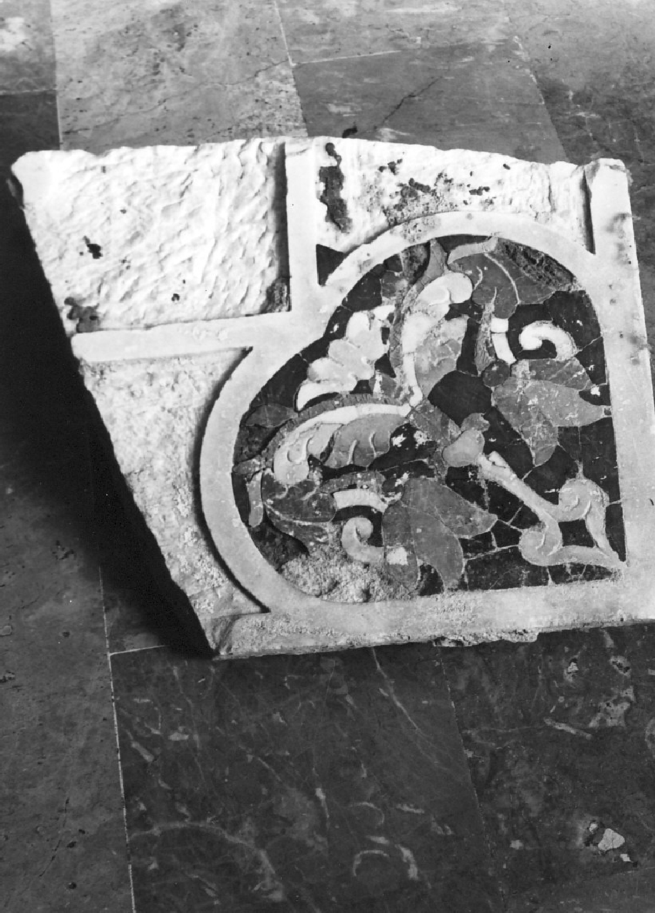 decorazione plastica, frammento - bottega messinese (sec. XVIII)