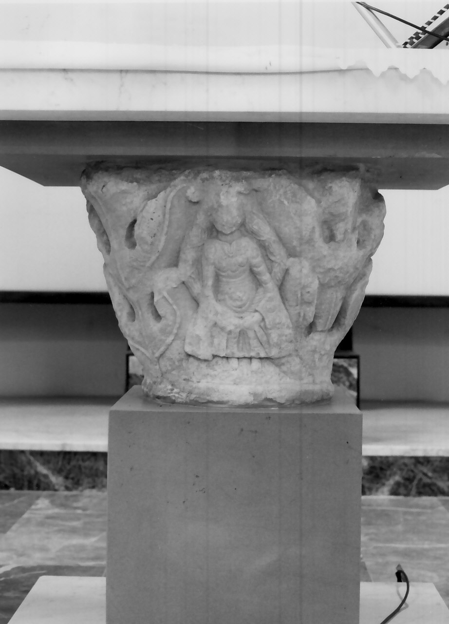 capitello, frammento - bottega calabrese (fine/inizio secc. XI/ XII)