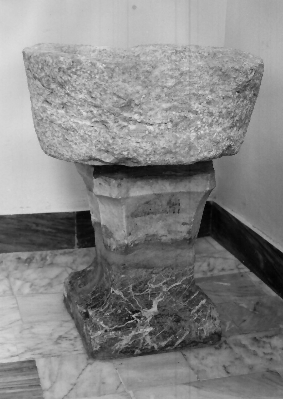 fonte battesimale, opera isolata - bottega calabrese (sec. XVIII)