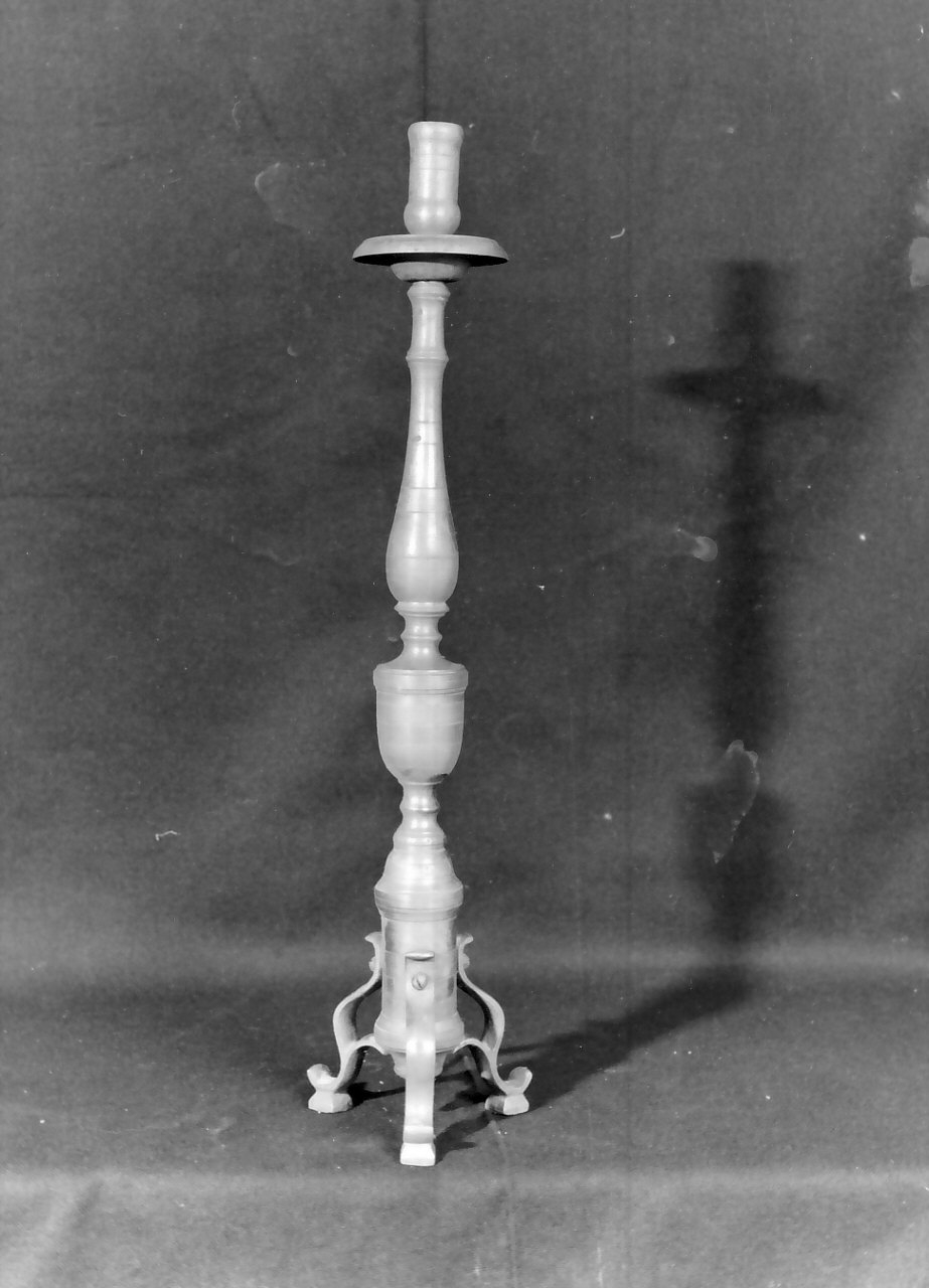 candeliere d'altare, serie - bottega Italia meridionale (sec. XIX)