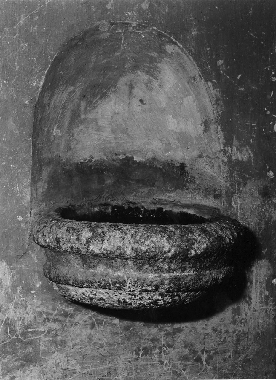 acquasantiera da parete, opera isolata - bottega calabrese (fine sec. XVIII)