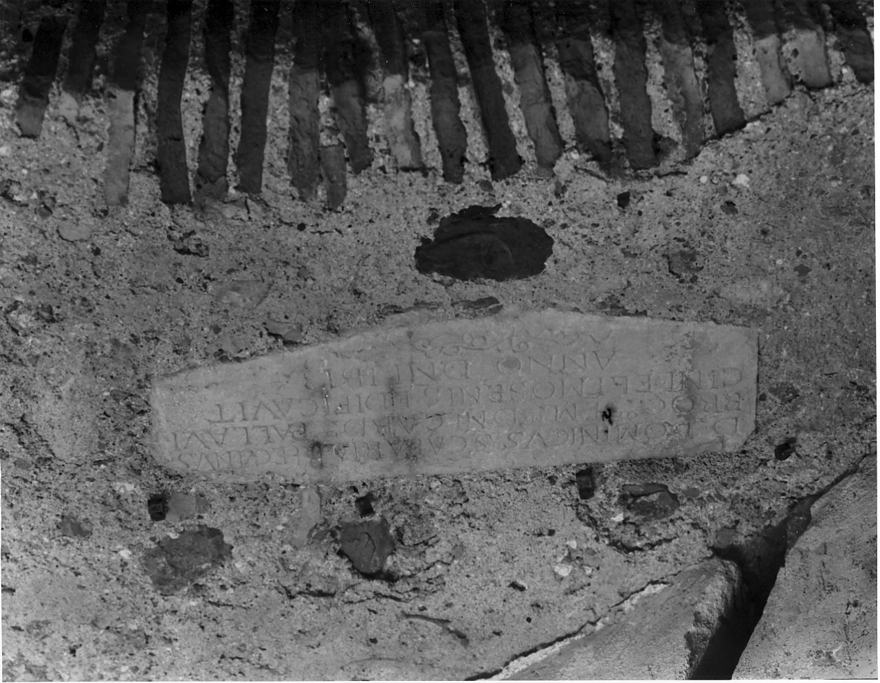 lapide commemorativa, opera isolata - bottega Italia meridionale (sec. XIX)