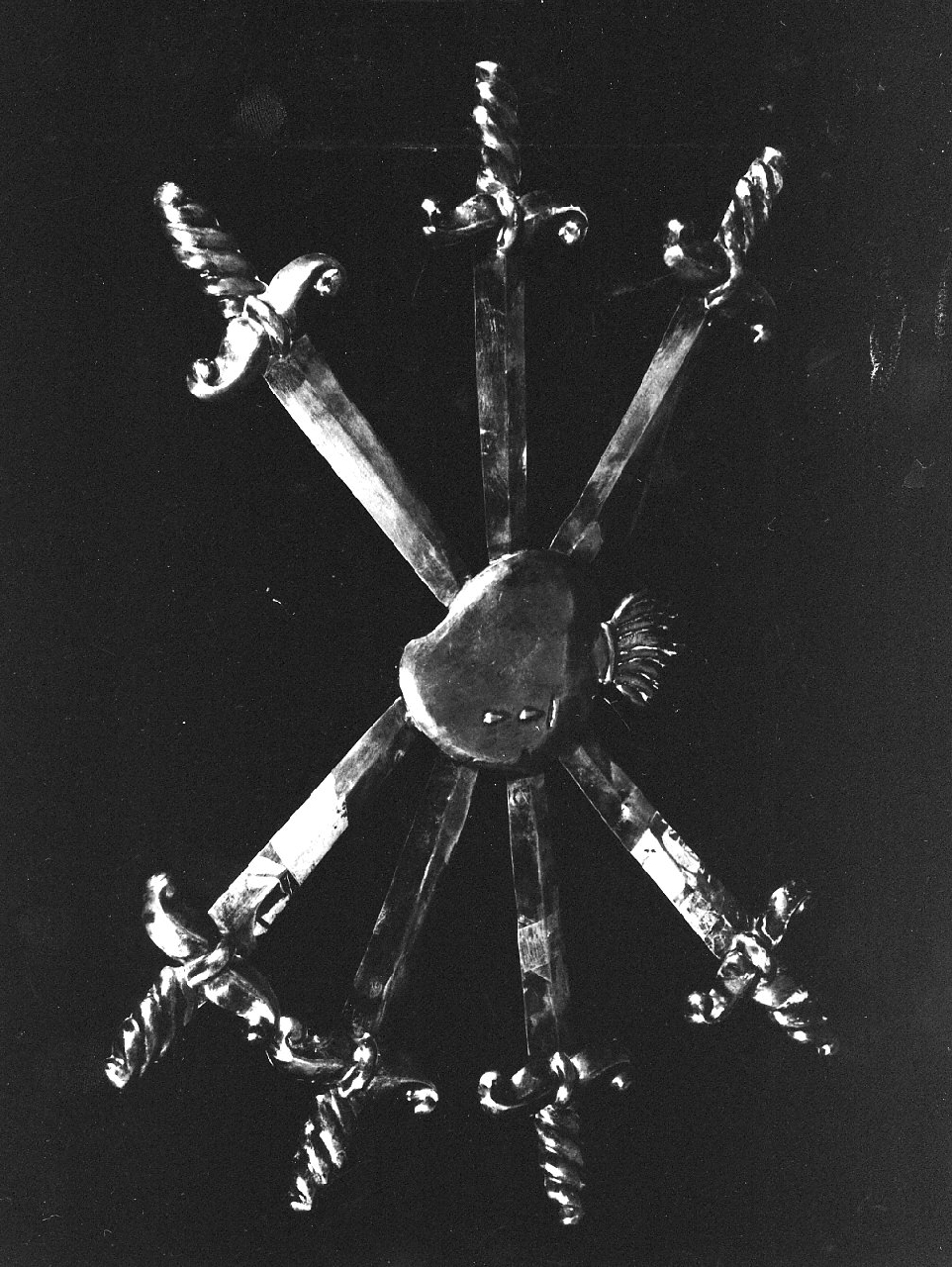 attributo iconografico di immagine sacra, opera isolata - bottega Italia meridionale (inizio sec. XX)