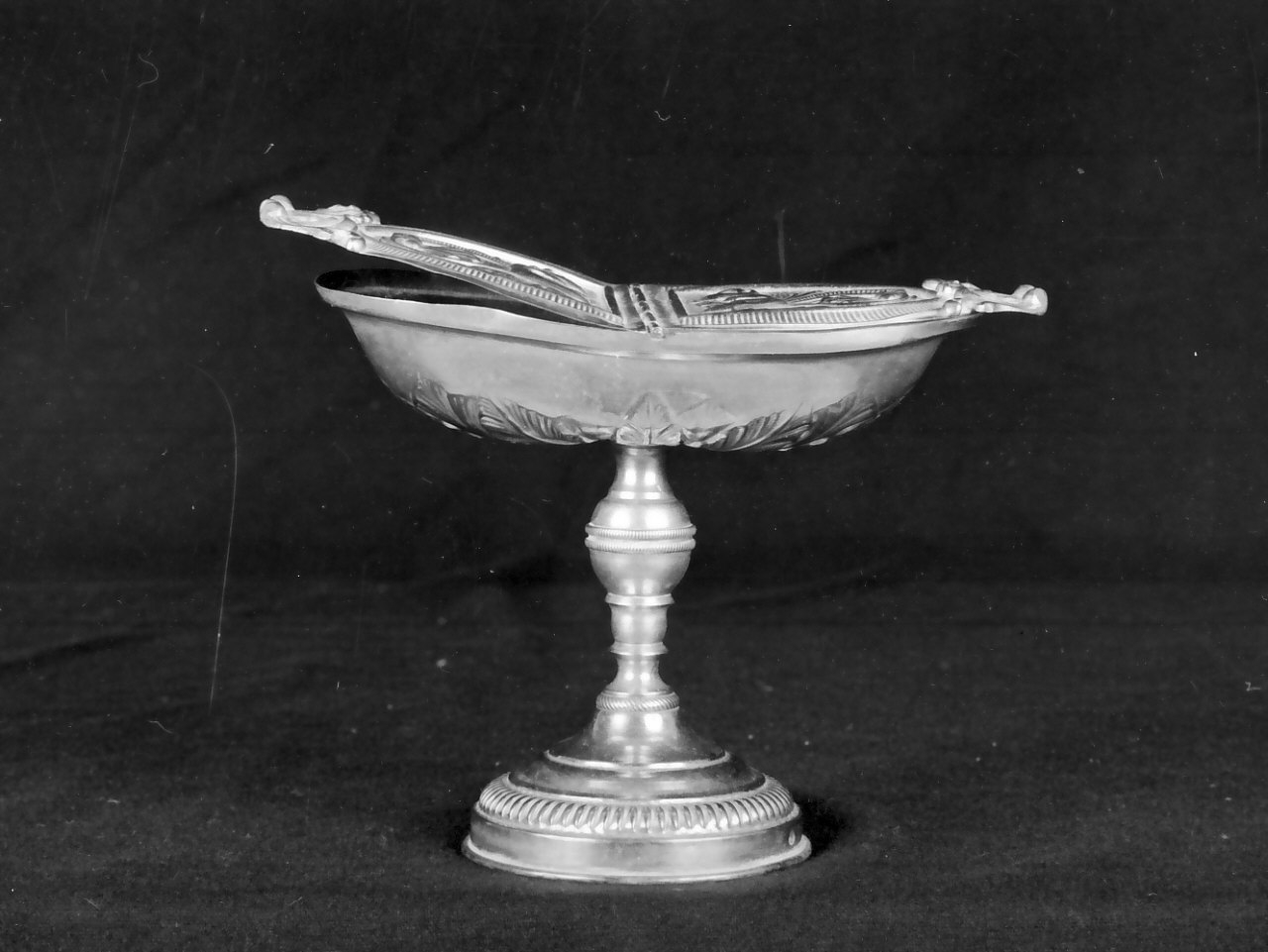 navicella portaincenso, opera isolata - bottega Italia meridionale (inizio sec. XX)