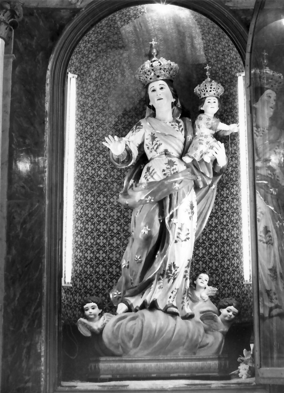 Madonna con Bambino (statua, opera isolata) di De Lorenzo Domenico (attribuito) (sec. XIX)