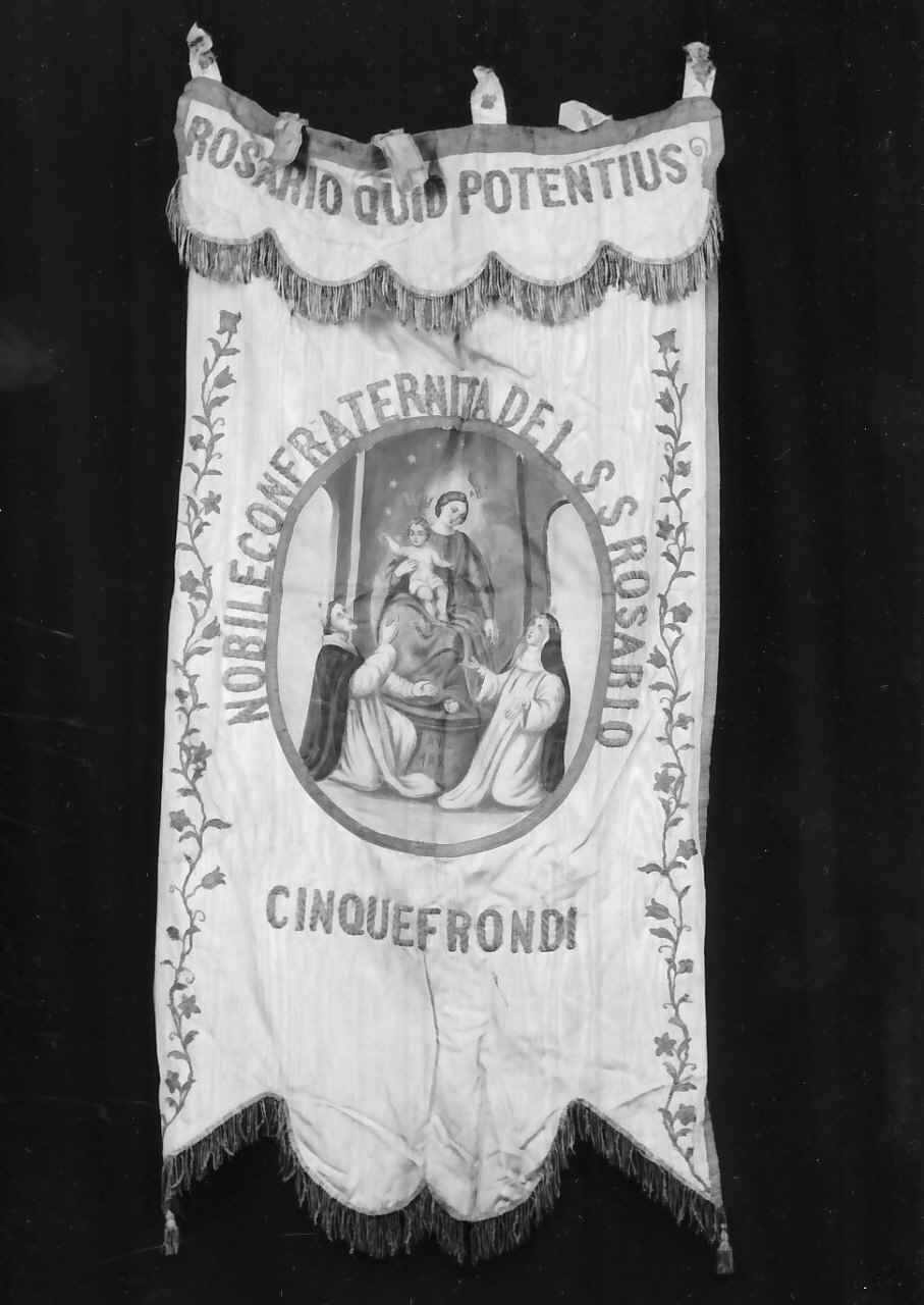 Madonna del Rosario con San Domenico e Santa Caterina da Siena (stendardo processionale, opera isolata) - manifattura calabrese (seconda metà sec. XIX)