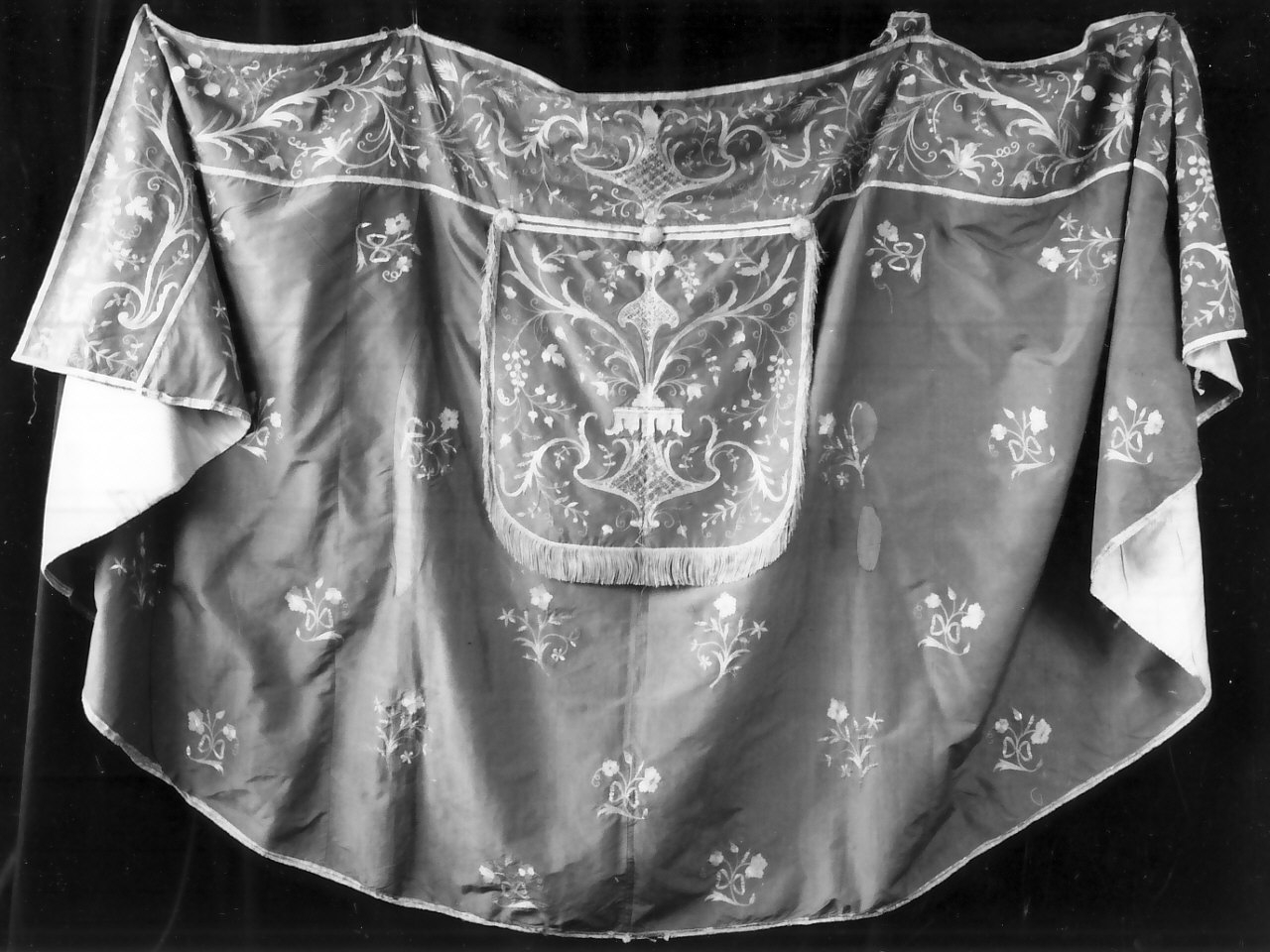 piviale, opera isolata - manifattura calabrese (seconda metà sec. XIX)