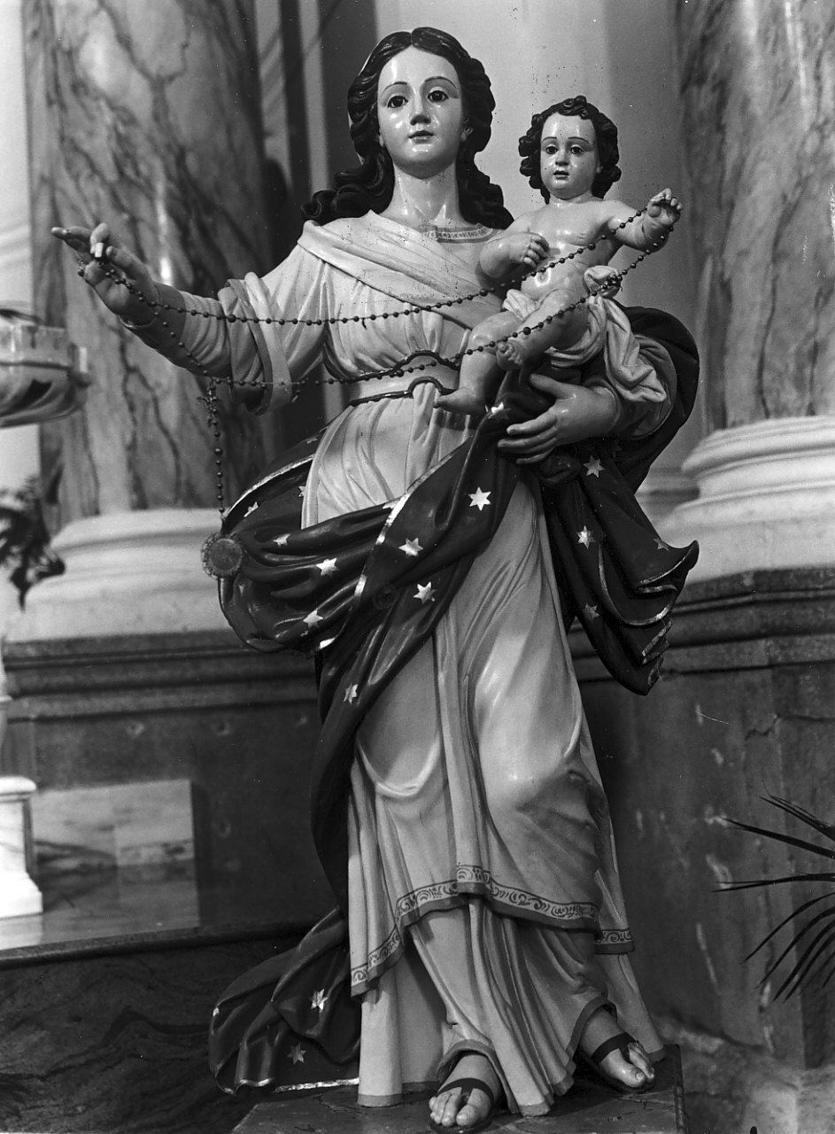 Madonna del Rosario (statua, opera isolata) - bottega Italia meridionale (fine/inizio secc. XVIII/ XIX)