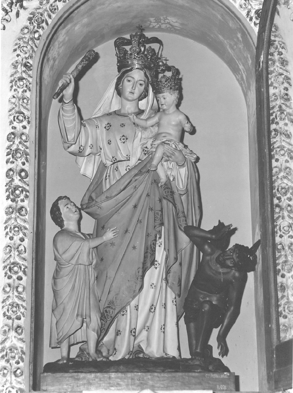 Madonna del Soccorso (gruppo scultoreo, opera isolata) di Malecore Giuseppe (inizio sec. XX)