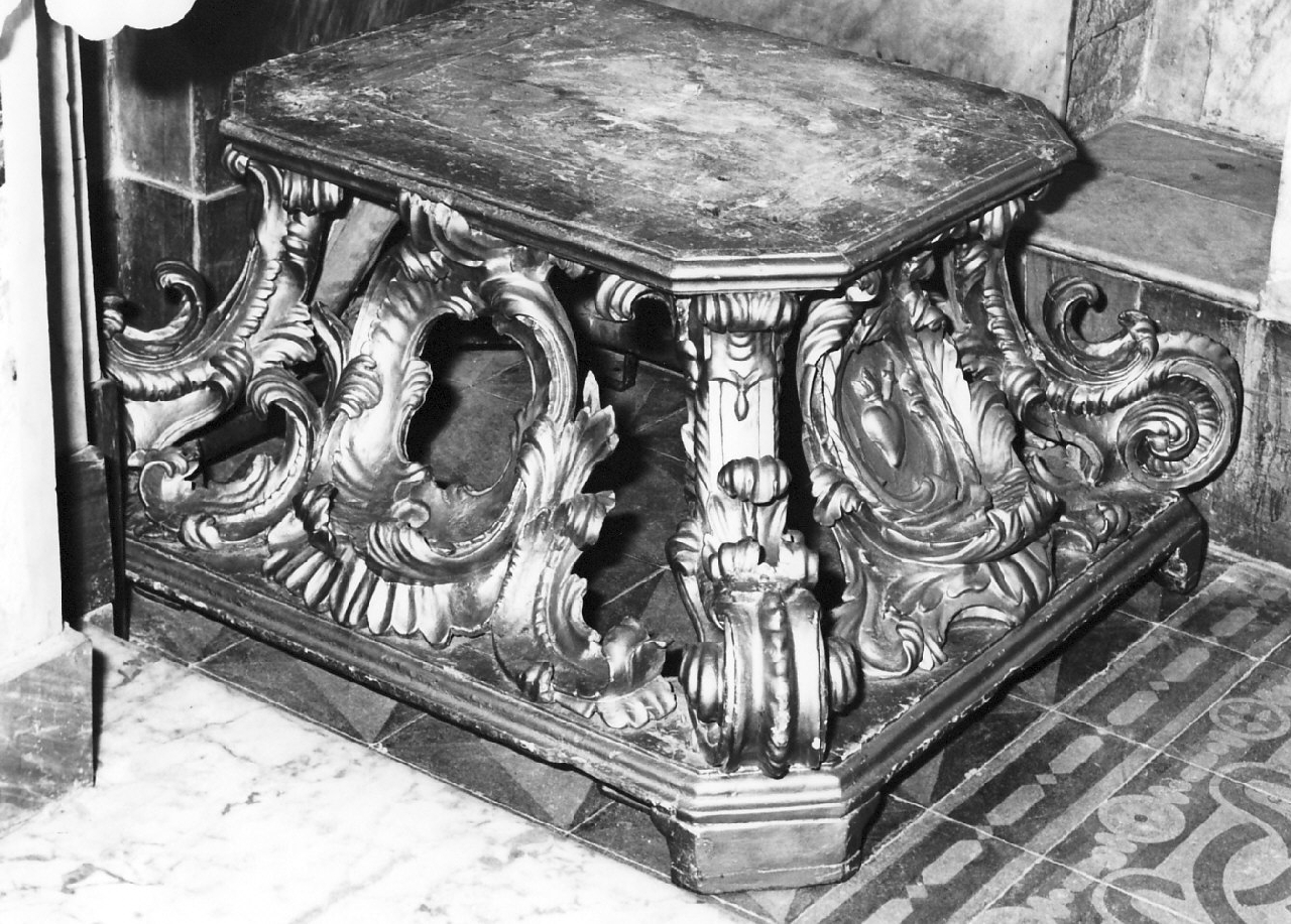 piedistallo di statua - bottega Italia meridionale (sec. XVIII)