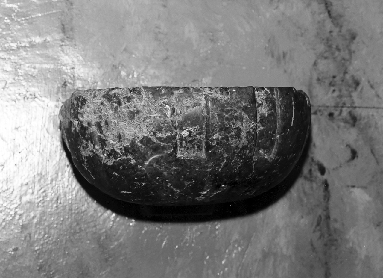 acquasantiera - bottega calabrese (sec. XVII)