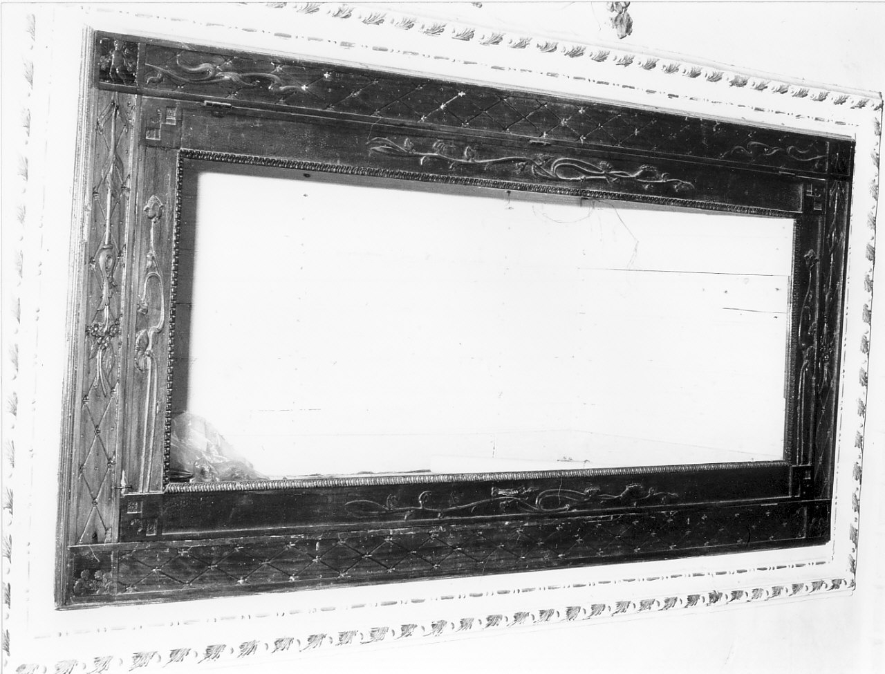 cornice, opera isolata - bottega calabrese (sec. XIX)