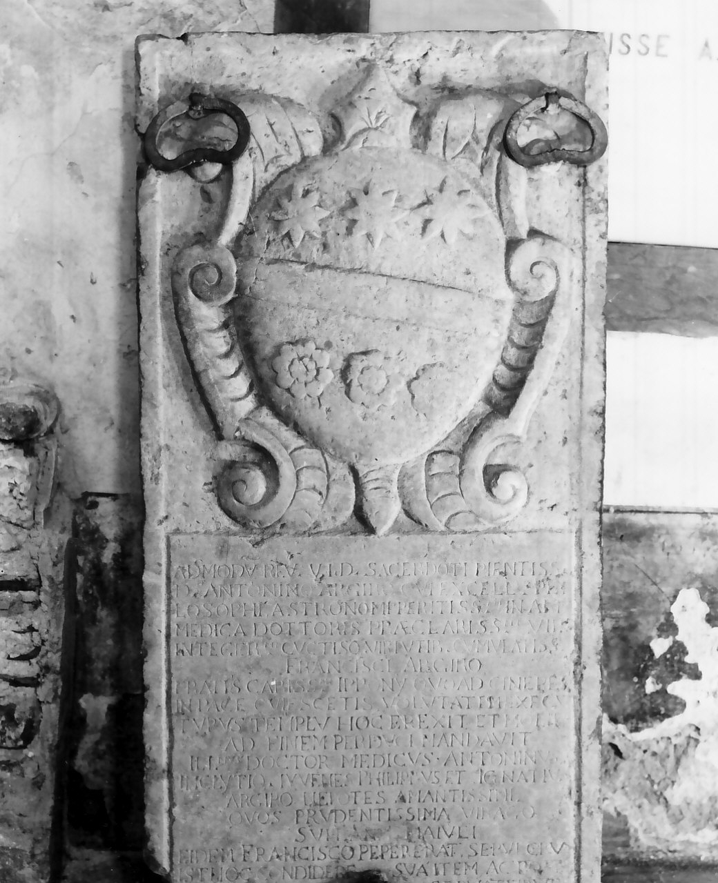 lastra tombale, opera isolata - bottega calabrese (sec. XVIII)