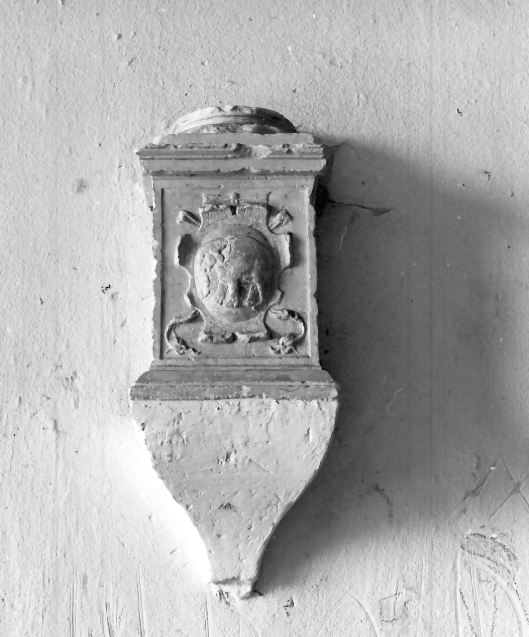 stemma comunale (decorazione plastica, opera isolata) - bottega calabrese (sec. XVI)