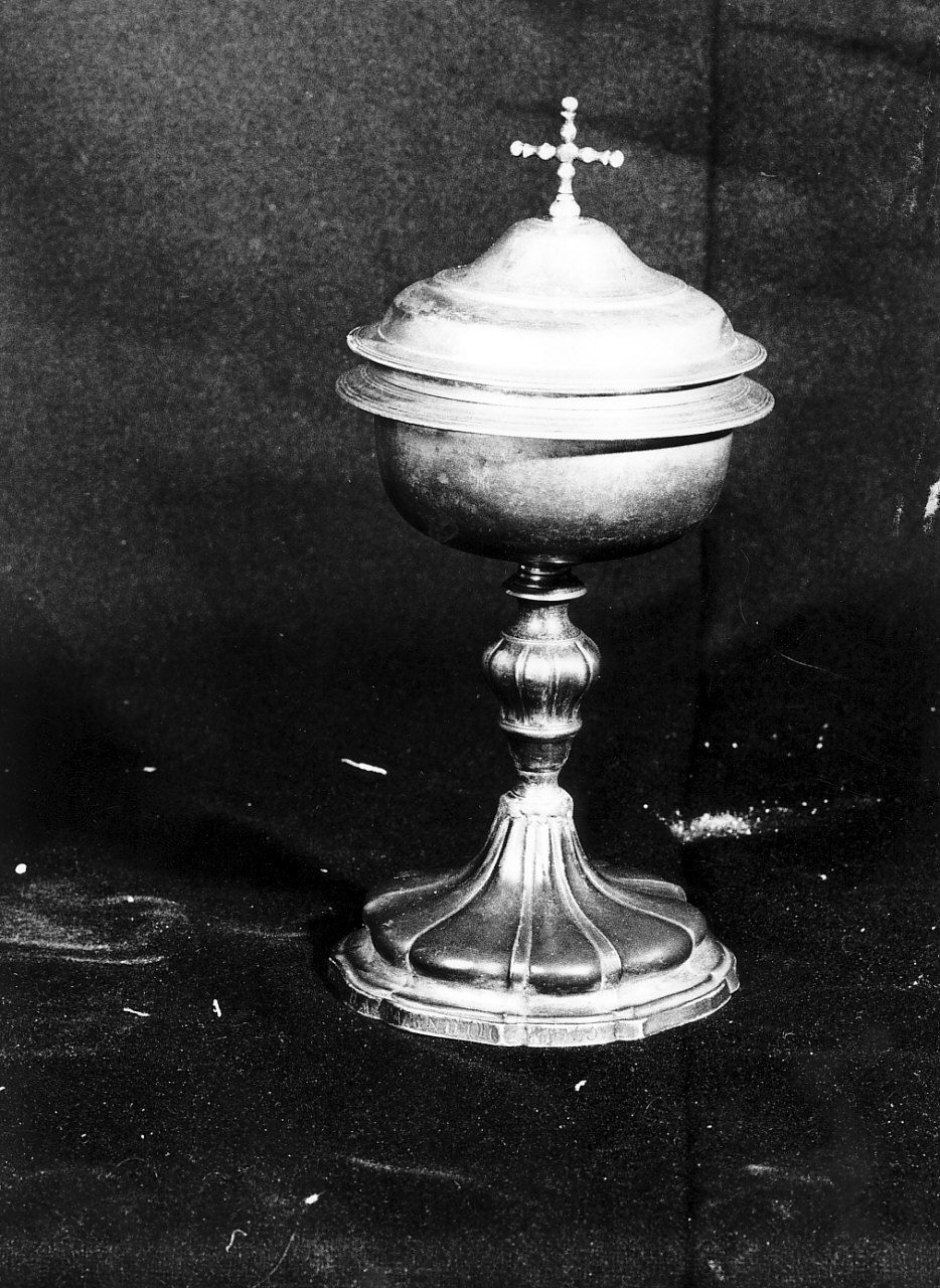 pisside, opera isolata - bottega Italia meridionale (sec. XVIII)