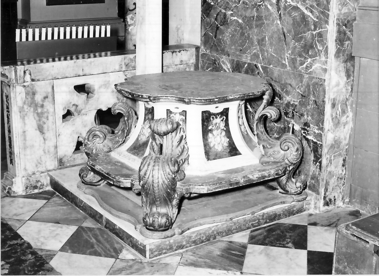 piedistallo di statua, opera isolata - bottega Italia meridionale (sec. XVIII)