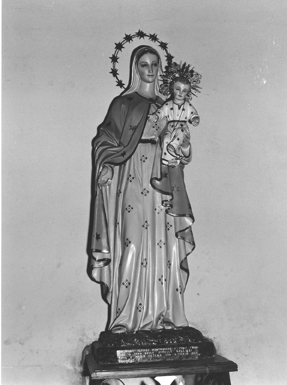 Maria S.ma della Pace, Madonna con Bambino (statua, opera isolata) - bottega Italia meridionale (primo quarto sec. XX)