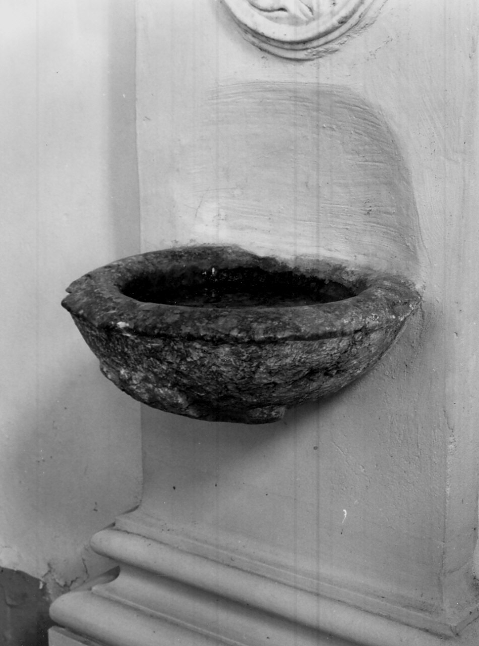 acquasantiera da parete, opera isolata - bottega calabrese (seconda metà sec. XIX)