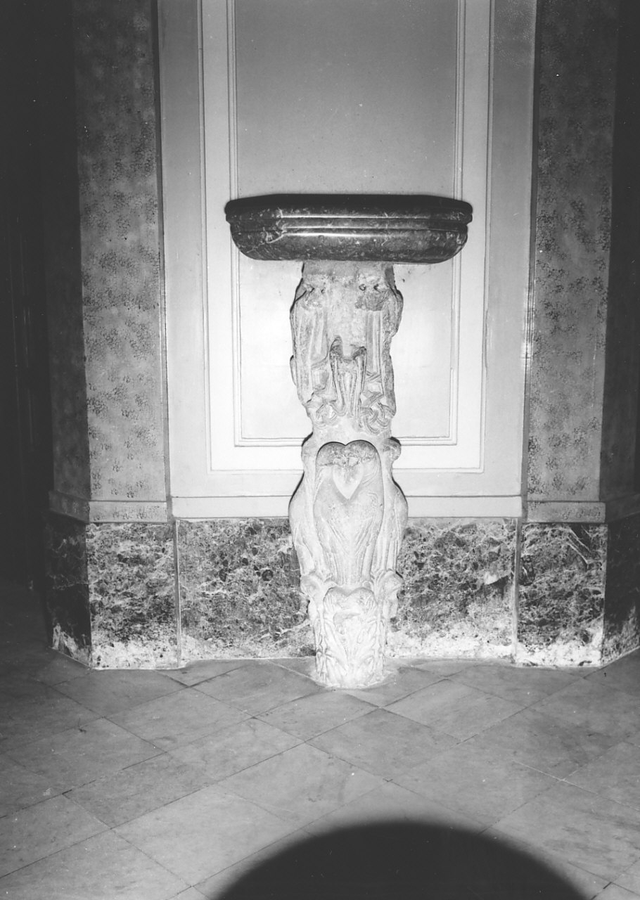 fusto di acquasantiera, frammento - bottega Italia meridionale (fine/inizio secc. XI/ XII)