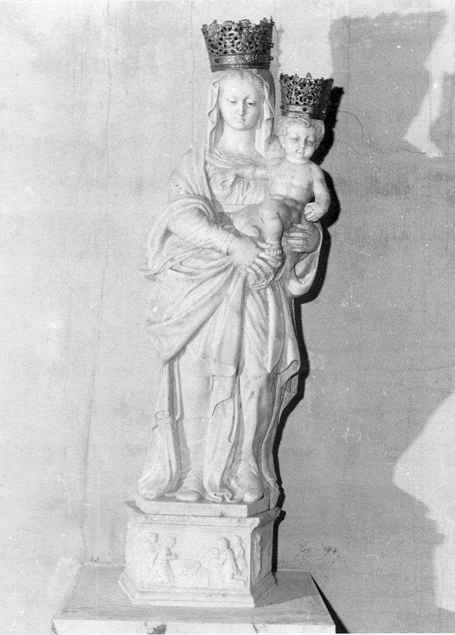 Madonna della Visitazione, Madonna con Bambino (statua, opera isolata) - bottega Italia meridionale (sec. XVI)