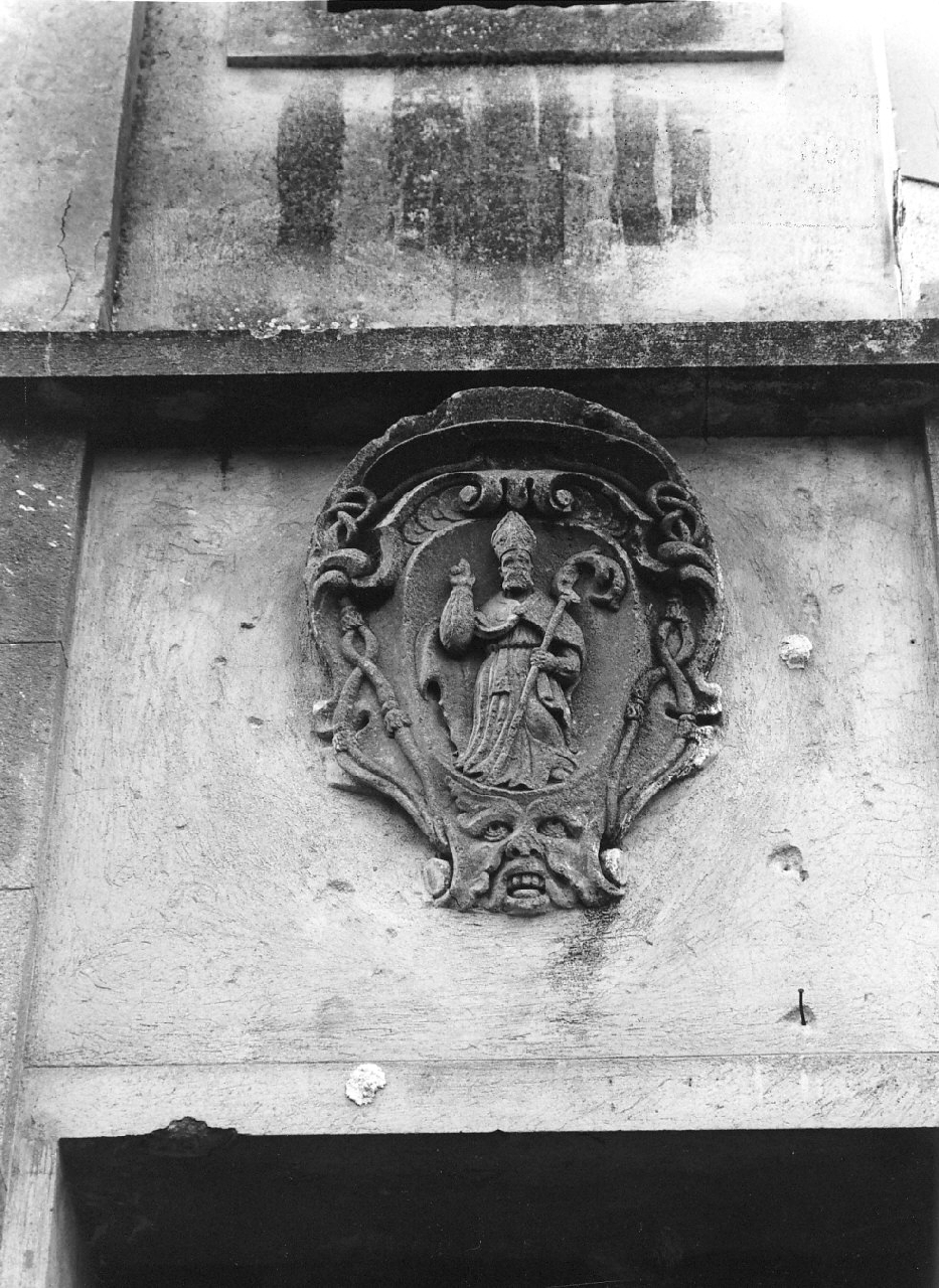 San Leonardo (decorazione plastica, opera isolata) - bottega Italia meridionale (fine/inizio secc. XVI/ XVII)