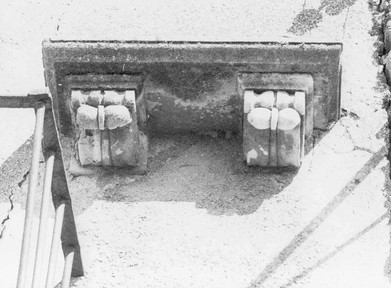 mensola, opera isolata - bottega calabrese (sec. XIX)