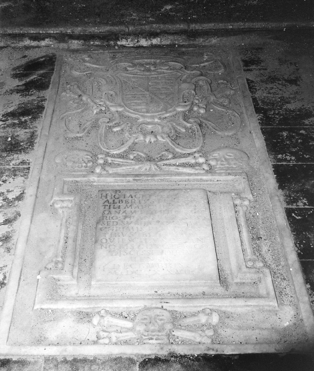 lapide, opera isolata - bottega calabrese (sec. XVII)