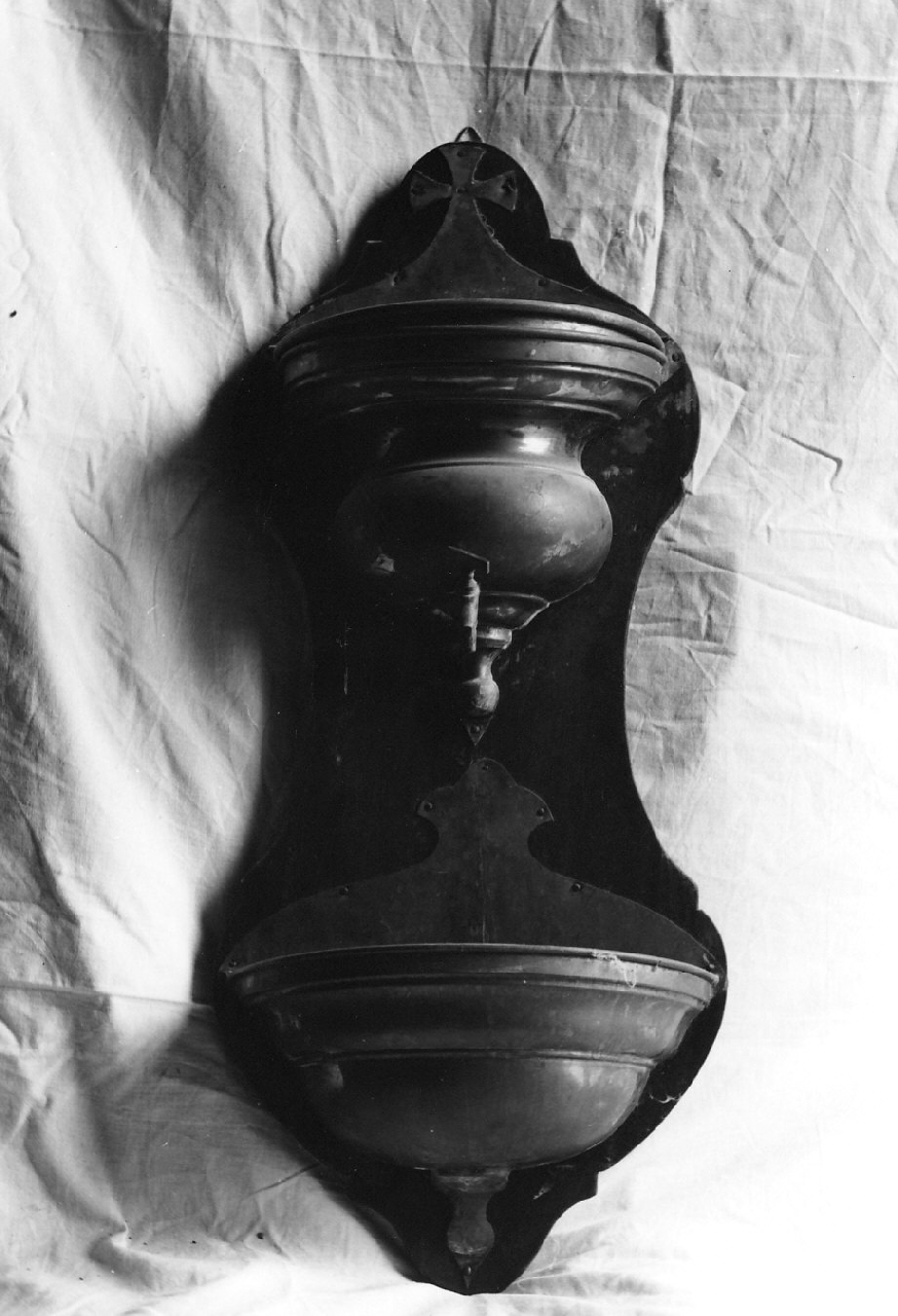 acquasantiera pensile, opera isolata - bottega calabrese (sec. XIX)