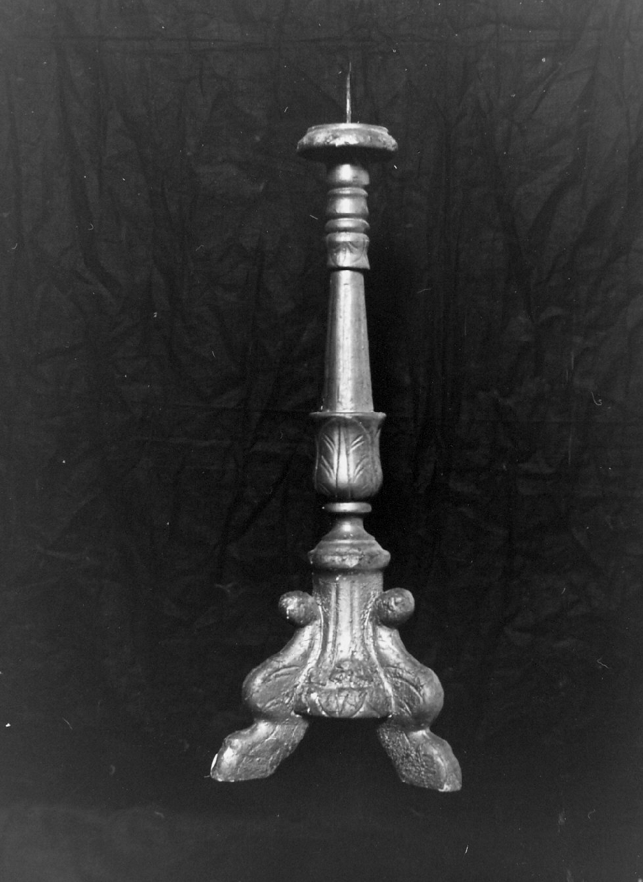 candeliere, opera isolata - bottega calabrese (fine/inizio secc. XVIII/ XIX)