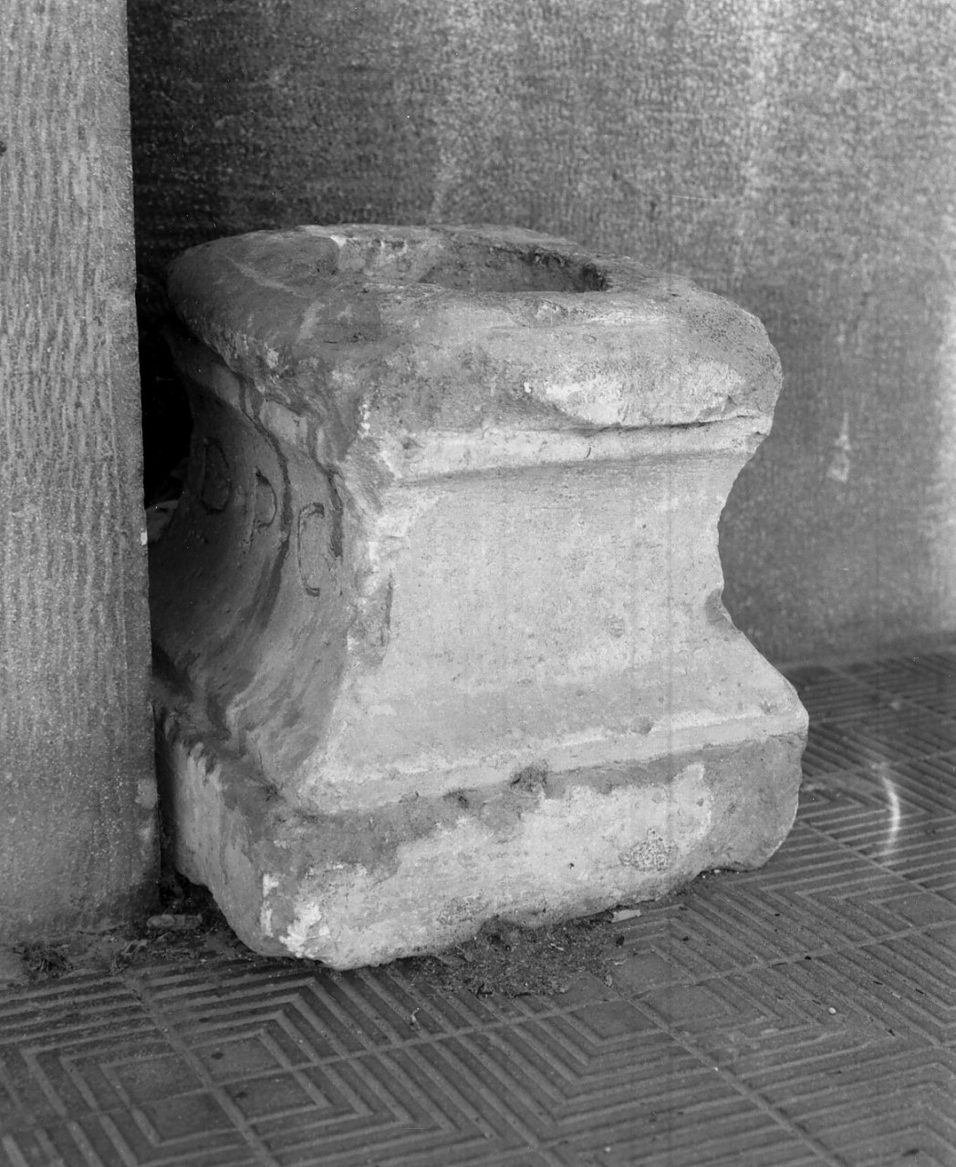 basamento - bottega calabrese (sec. XVII, sec. XVIII)