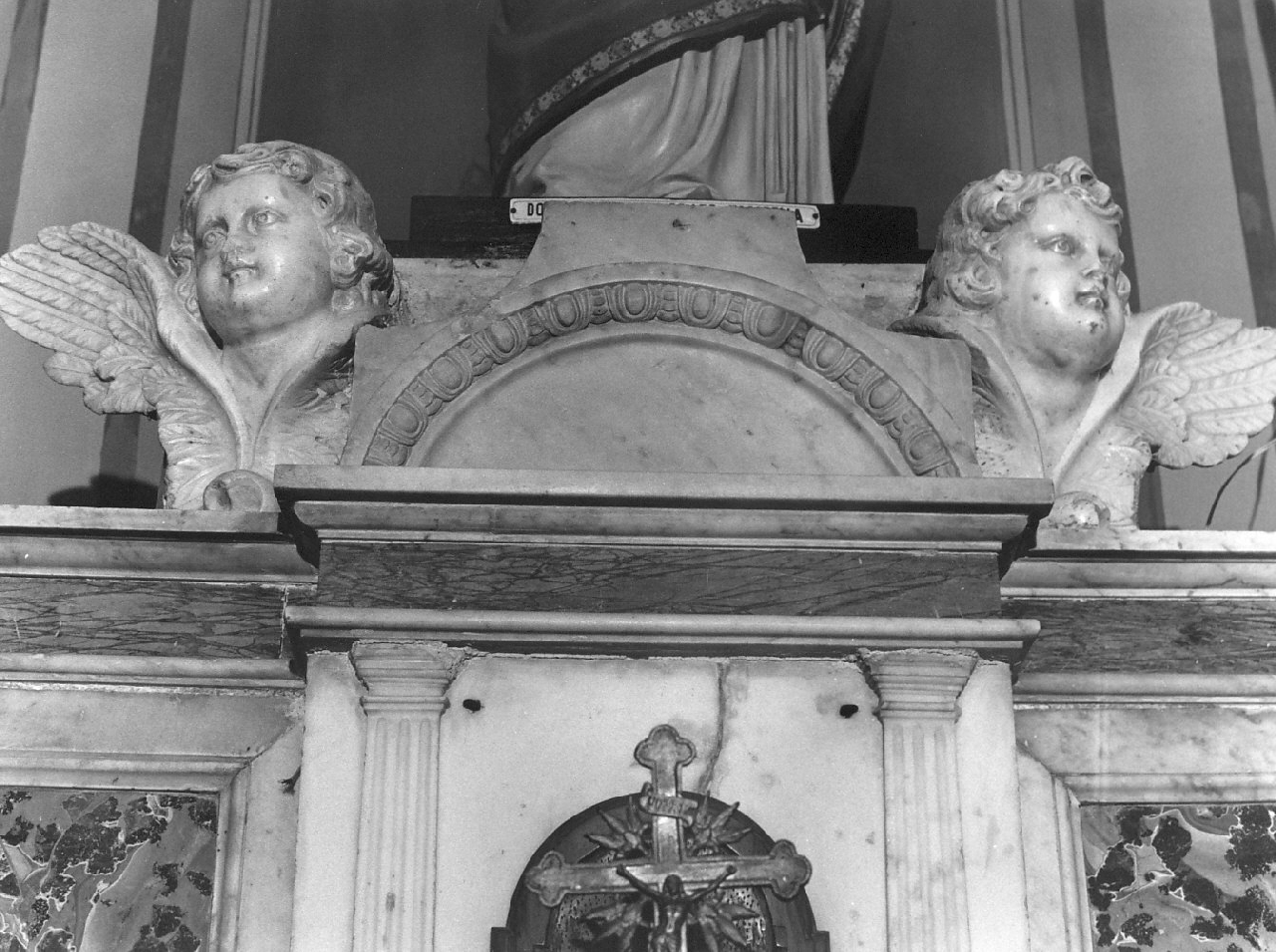 testa alata (decorazione plastica, frammento) - bottega Italia meridionale (fine/inizio secc. XVII/ XVIII)