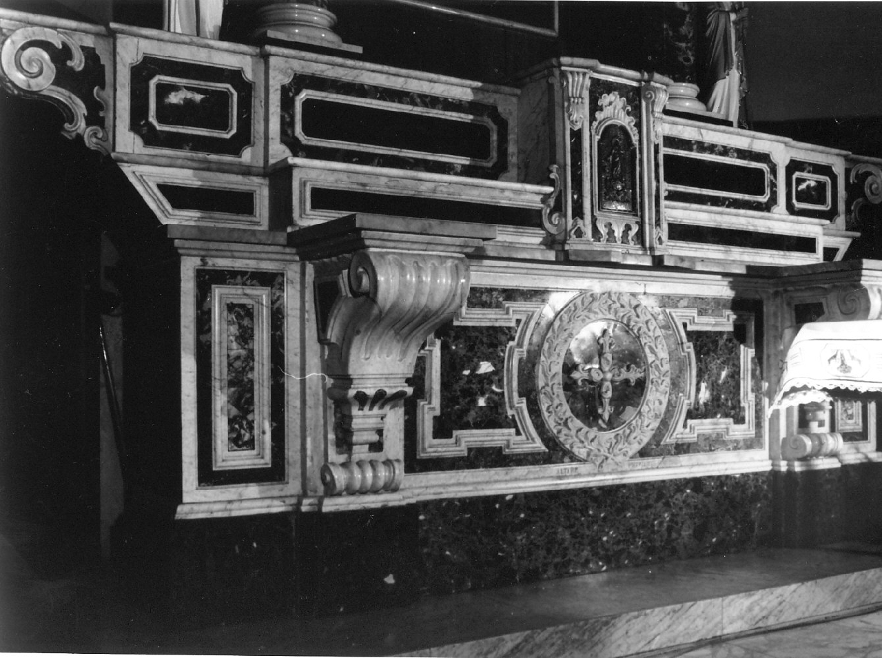 altare maggiore, opera isolata di Troccoli Silvestro (sec. XVIII)