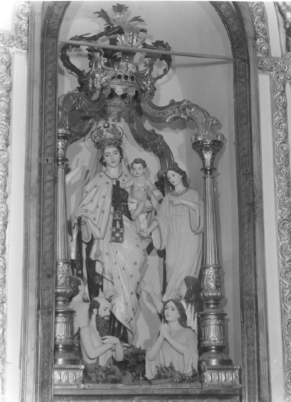 Madonna del Carmelo intercede per le anime del purgatorio (gruppo scultoreo, opera isolata) - bottega Italia meridionale (inizio sec. XX)