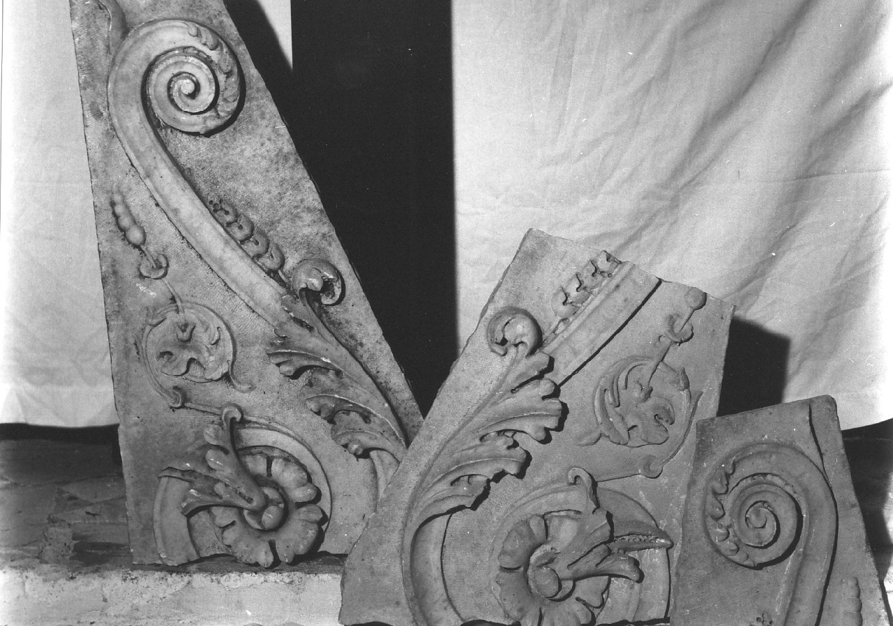 decorazione, frammento - bottega calabrese (fine/inizio secc. XVII/ XVIII)