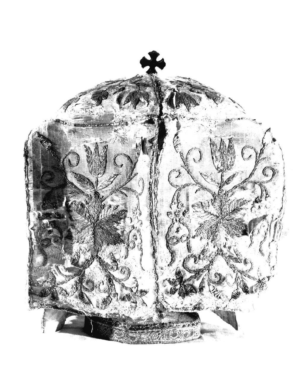 conopeo di pisside, opera isolata - manifattura calabrese (sec. XVIII)