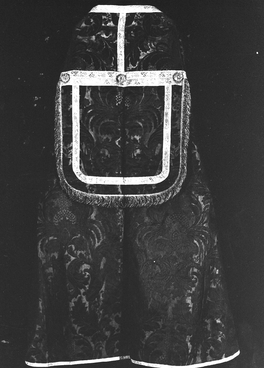 piviale - manifattura calabrese (seconda metà sec. XIX)