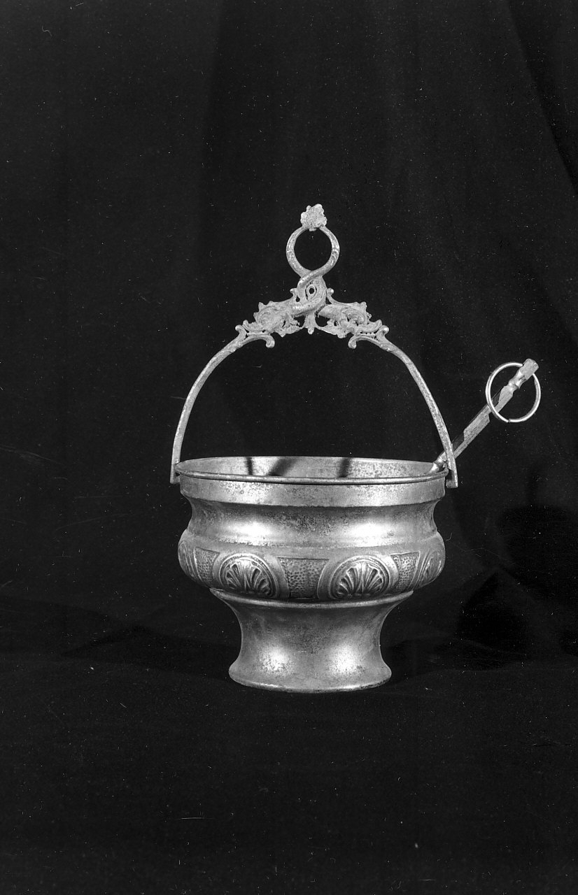 secchiello per l'acqua benedetta, opera isolata - bottega calabrese (fine/inizio secc. XIX/ XX)