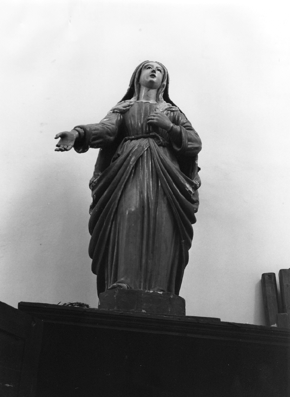 Madonna (statua, opera isolata) - bottega Italia meridionale (sec. XIX)